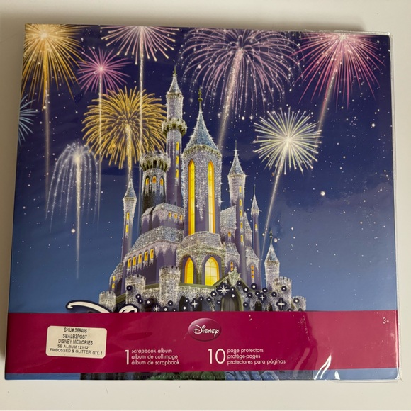 ✨ Winter Disney Castle Scrapebook✨ - Picture 1 of 4